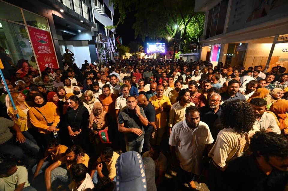 ދިވެހިރާއްޖޭގައި މިހާރު ދިމާވެފައިވާ މައްސަލައާ ގުޅޭ މުހިންމު މައުލޫމާތެއް.